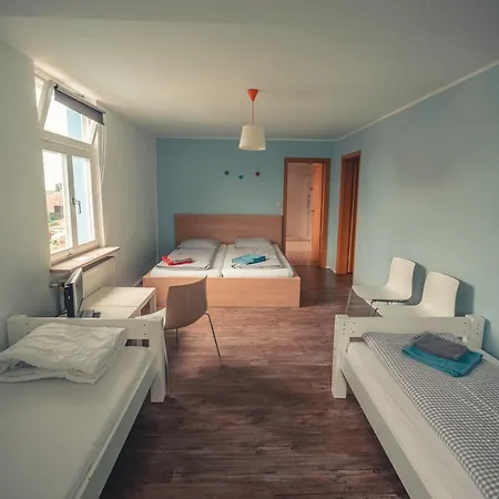 Hostel See-hostel *